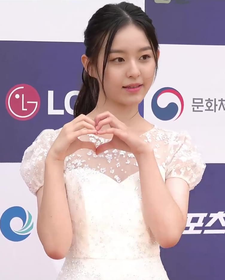 Park Ji-hu at the first Blue Dragon Series Awards in 2022