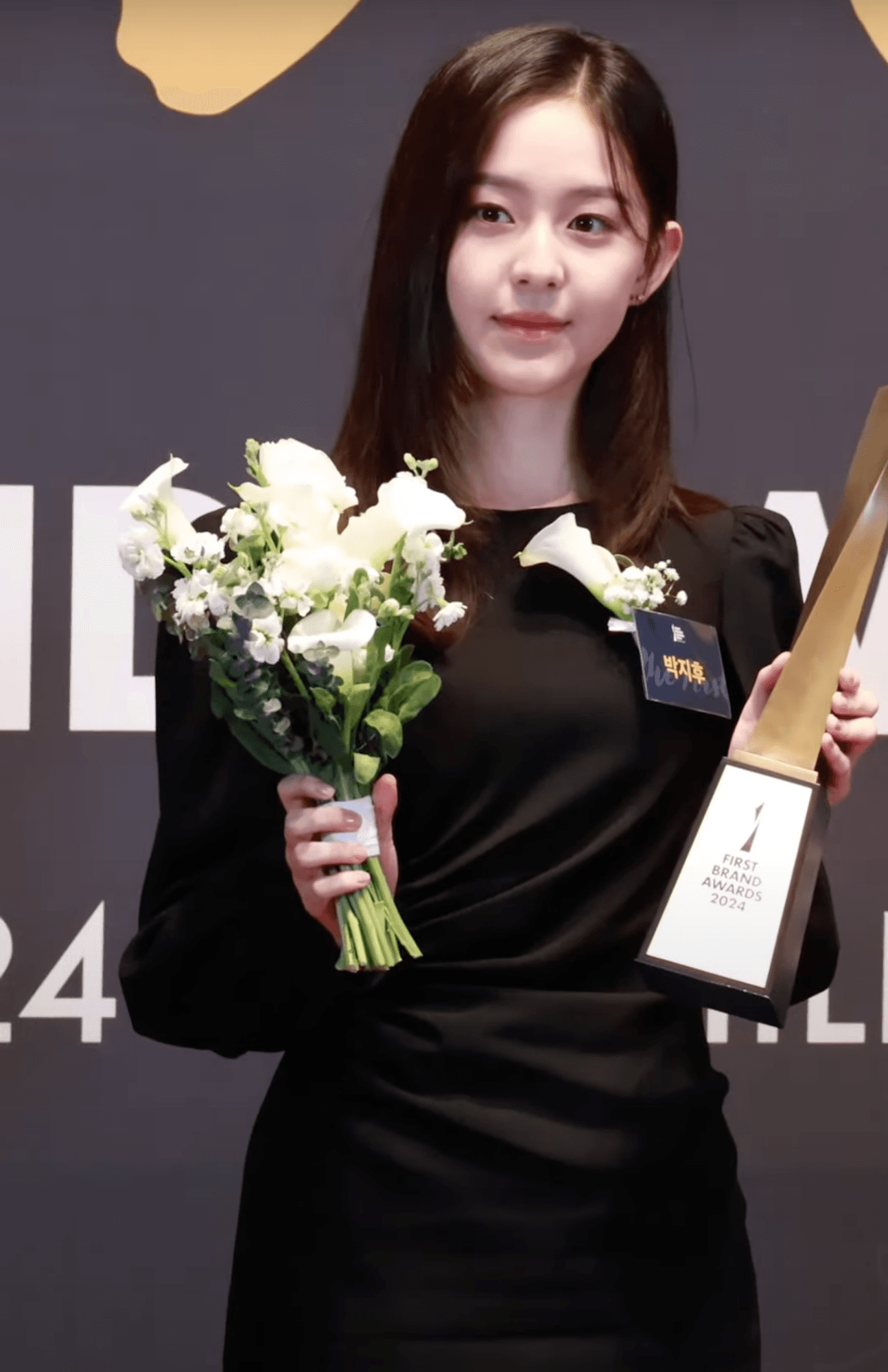 Park Ji-hu with her First Brand Awards trophy in January 2024